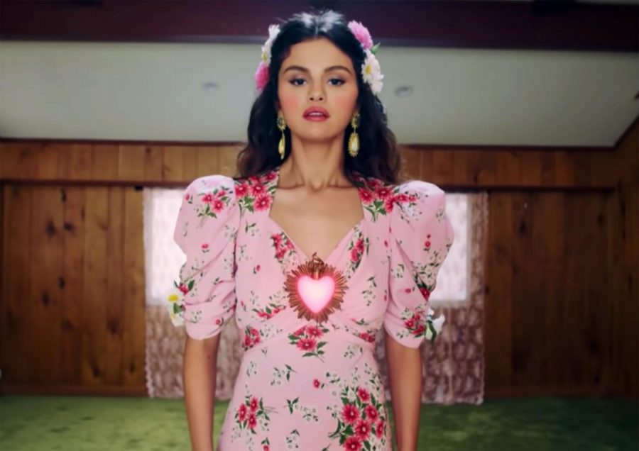 Selena Gomez announces her first Spanish album